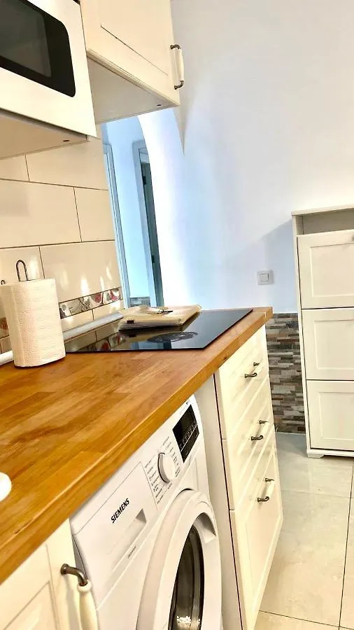 Cozy Two Bed Apartment. Costa Adeje  Costa Adeje (Tenerife)