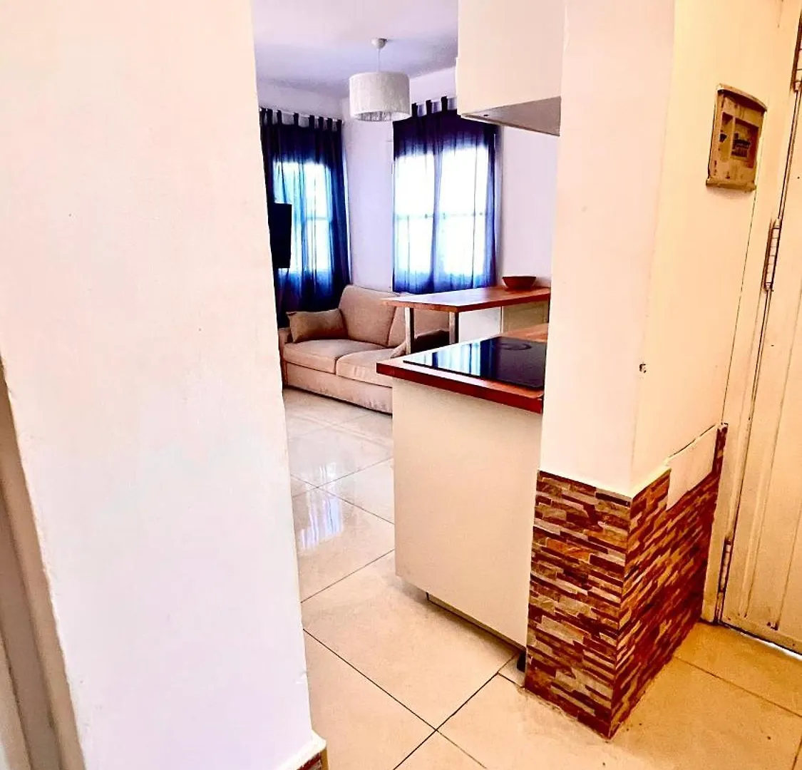 Cozy Two Bed Apartment. Costa Adeje  Espanha